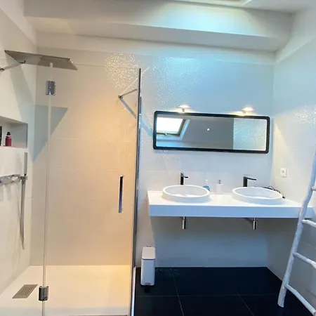 Apartment Modern & Bright 4-room In Banane *